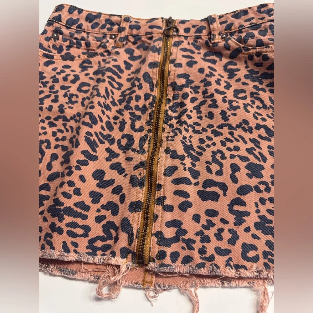 We The Free Free People Leopard Animal Print A-Line Mini Skirt Size 27 Zip Up - Picture 2 of 6